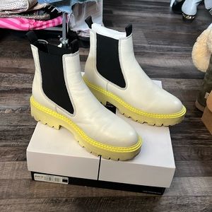 Dolce Vita Moana H2O 8 worn couple of times. Great with jeans, sweats, dresses.